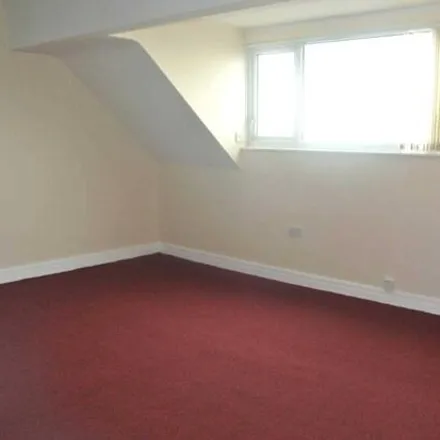 Image 5 - Queen's Promenade, Blackpool, FY2 9HP, United Kingdom - Apartment for sale