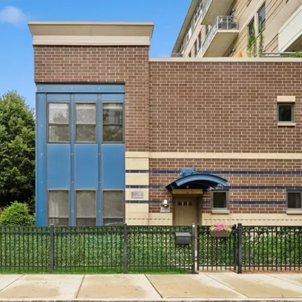Buy this 3 bed condo on 1158 N Cleveland Ave Unit 1 in Chicago, Illinois