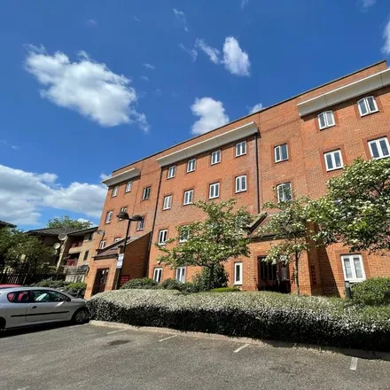 Rent this 2 bed apartment on Amber Wharf in De Beauvoir Town, London