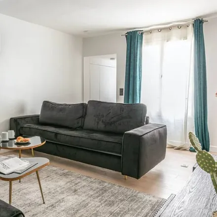 Rent this 3 bed apartment on Rue Saint-Denis in 75002 Paris, France
