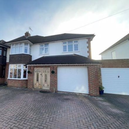 Rent this 5 bed house on Greenways in Luton, LU2 8BJ