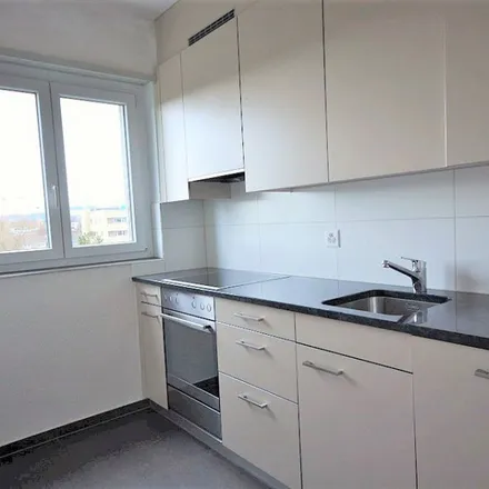 Rent this 3 bed apartment on Wankdorffeldstrasse 85 in 3014 Bern, Switzerland