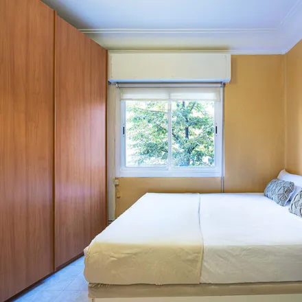 Rent this 1 bed room on Calle de Cartagena in 53, 28028 Madrid
