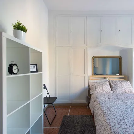 Rent this 5 bed room on Via Alberto Menarini in 8h, 40122 Bologna BO