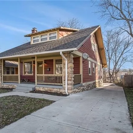 Image 3 - 5385 Virginia Avenue, Kansas City, MO 64110, USA - House for sale