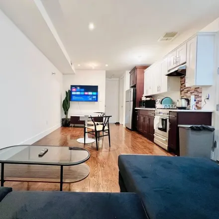 Image 3 - 311 Rogers Ave, Brooklyn, NY 11225, USA - Room for rent