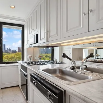 Image 7 - 2B East 69th Street, New York, NY 10065, USA - Apartment for sale