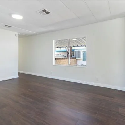 Image 4 - Tamarisk Street, Lancaster, CA 93535, USA - Apartment for sale