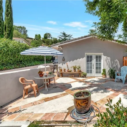 Image 2 - 4815 Don Juan Place, Los Angeles, CA 91364, USA - House for sale