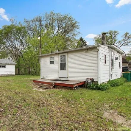 Buy this 1 bed house on 80 Maude Avenue in Fox Lake, Lake County