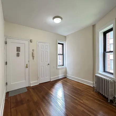Rent this 1 bed apartment on NYU Langone Ambulatory Care Center in 240 East 38th Street, New York