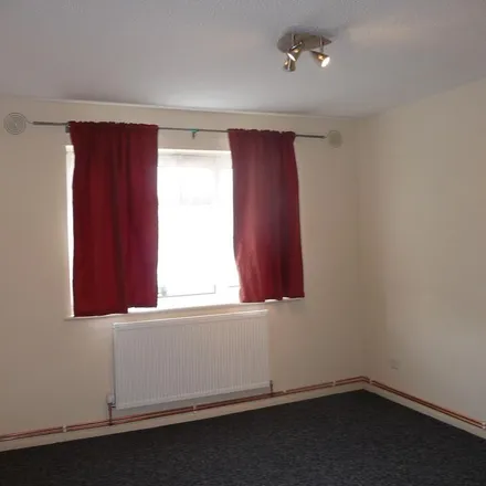 Image 2 - Woburn Close, Stevenage, SG2 8SW, United Kingdom - Apartment for rent