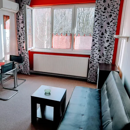 Rent this 1 bed apartment on Bloc 34 in Bulevardul Victoriei 13, Brașov 500214