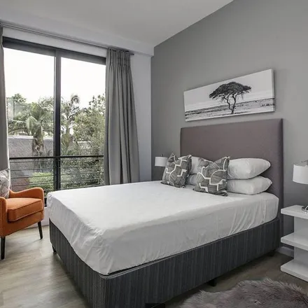 Image 4 - Tyrwhitt Avenue, Parkwood, Rosebank, 2132, South Africa - Apartment for rent