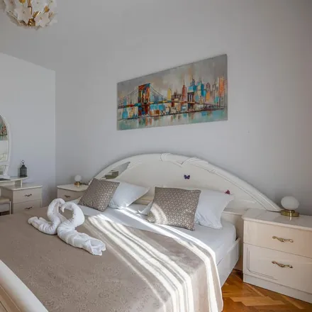 Rent this 3 bed apartment on Područna škola Prkos in Ulica dr. Franje Tuđmana 18, 23223 Prkos
