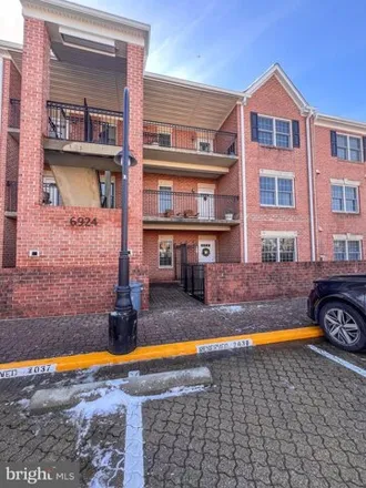 Buy this 2 bed condo on 6924 Fairfax Dr Unit 316 in Arlington, Virginia