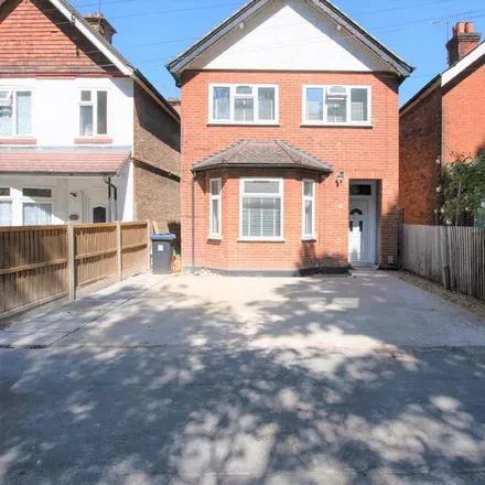Rent this 3 bed house on Kings Road in Maybury Road, Horsell