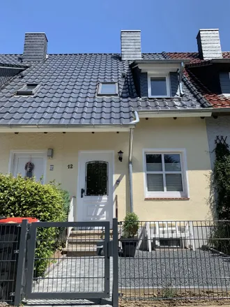 Rent this 3 bed apartment on Ostpreußenweg 12 in 31787 Hamelin, Germany