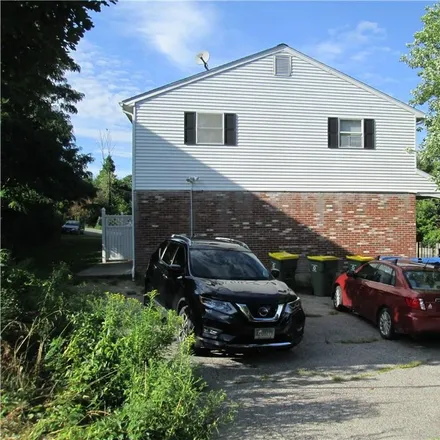 Image 3 - 7 Anesa Avenue, Waterbury, CT 06704, USA - Townhouse for sale