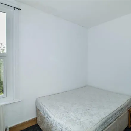 Image 1 - Frenchman's Creek, 148 Arthur Road, London, SW19 8AD, United Kingdom - Apartment for rent