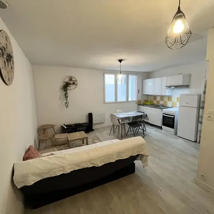 Image 2 - 1 Rue Francis Marcero, 11100 Narbonne, France - Apartment for rent