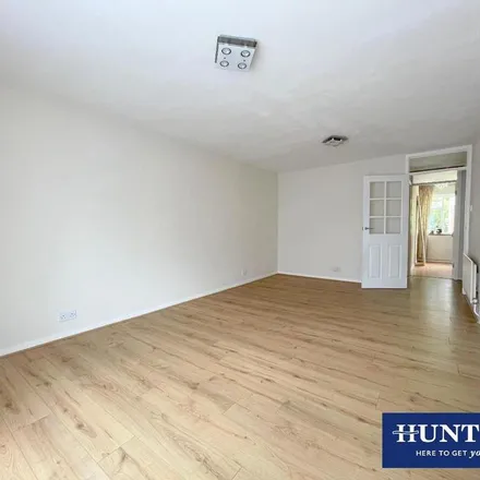Rent this 2 bed apartment on Hampton Road in London, KT4 8SR