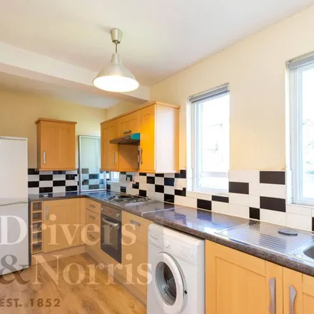 Rent this 4 bed apartment on Turnage Road in London, RM8 1RB