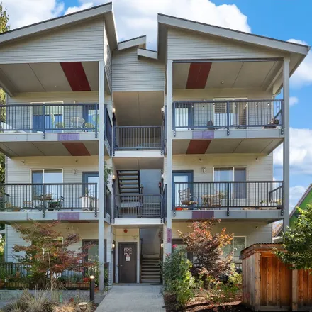 Buy this 2 bed condo on 204 Northeast 79th Avenue in Portland, OR 97213