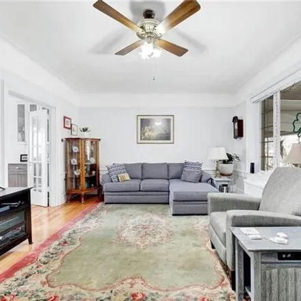Image 7 - 140 73rd Street, New York, NY 11209, USA - House for sale