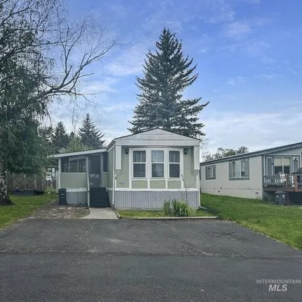Buy this studio apartment on 411 North Almon Street in Moscow, ID 83843
