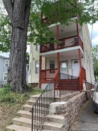 Rent this 3 bed house on 314 Capen Street in Hartford, CT 06112