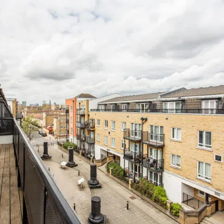 Image 2 - Mercer Court, 6 Candle Street, London, E1 4RS, United Kingdom - Apartment for rent