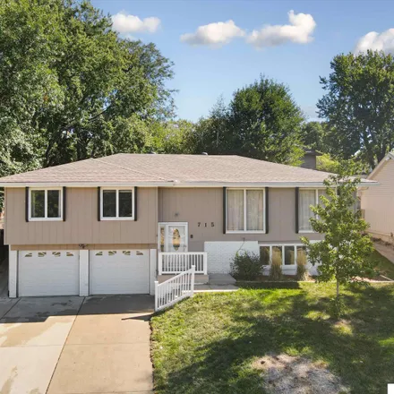 Buy this 4 bed house on 715 South 154th Street in Omaha, NE 68154