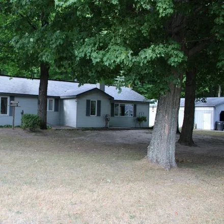 Image 1 - 6167 Myers Road Northeast, Excelsior Township, MI 49646, USA - House for sale