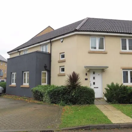 Rent this 3 bed townhouse on 74 The Sidings in Warmley, BS16 9QW