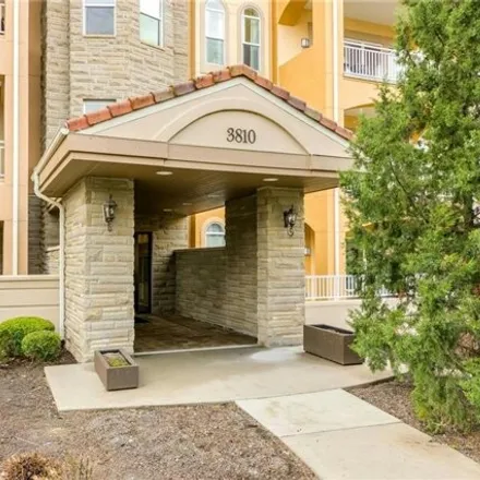 Image 3 - 3810 North Mulberry Drive, Kansas City, MO 64116, USA - Condo for sale