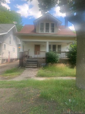 Rent this 3 bed house on Church St in Flint, MI
