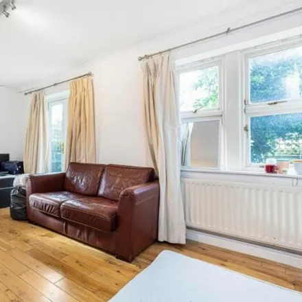 Buy this 5 bed house on Streamline Mews in London, SE22 8SL