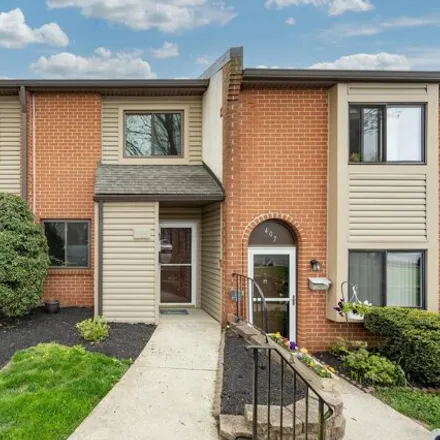 Image 1 - 2463 Pond View Drive, Milltown, East Goshen Township, PA 19382, USA - Condo for sale