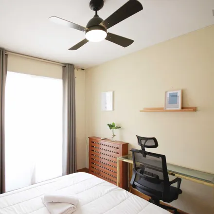 Rent this 5 bed room on Carrer de Girona in 151-153, 08037 Barcelona