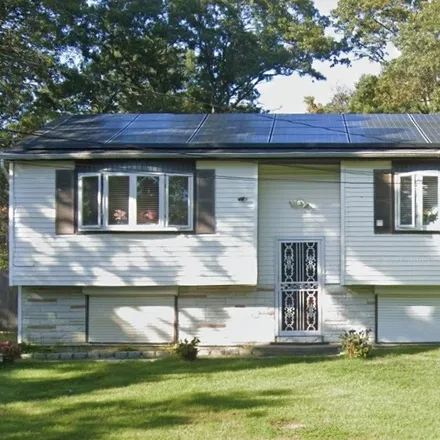 Rent this 2 bed house on 215 Sammis Avenue in Deer Park, NY 11729