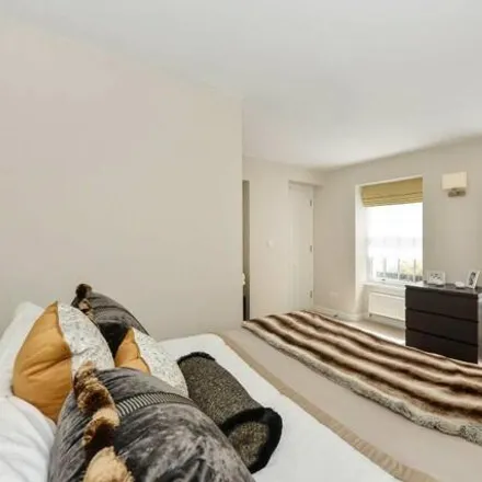 Image 6 - 4 Stanley Gardens, London, W11 2NQ, United Kingdom - Townhouse for sale