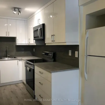 Image 7 - 31 Viamede Crescent, Toronto, ON M2K 1W4, Canada - Apartment for rent