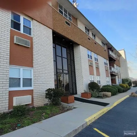Image 1 - Waterside Condominiums, 1111 River Road, Edgewater, Bergen County, NJ 07020, USA - Condo for sale