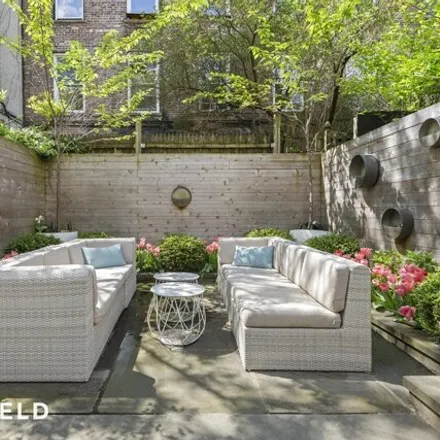 Image 9 - 332 West 20th Street, New York, NY 10011, USA - Townhouse for sale