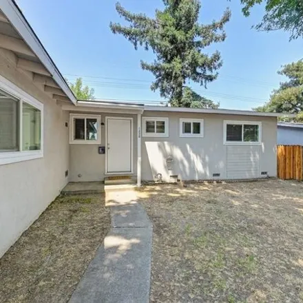 Image 3 - 1320 Sheridan Ave, Roseville, California, 95661 - House for sale