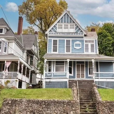 Buy this studio house on 74 North Avenue in East Washington, Washington County