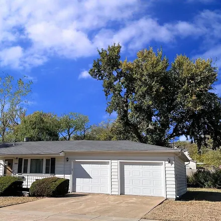 Buy this 3 bed house on 922 North H Street in Wellington, KS 67152