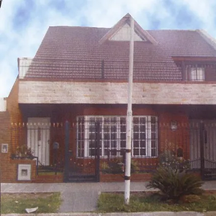 Buy this 2 bed house on Avenida Diego Armando Maradona 201 in Partido de La Matanza, 1754 Villa Luzuriaga