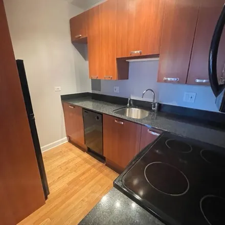 Rent this 1 bed apartment on 732 West Bittersweet Place in Chicago, IL 60613